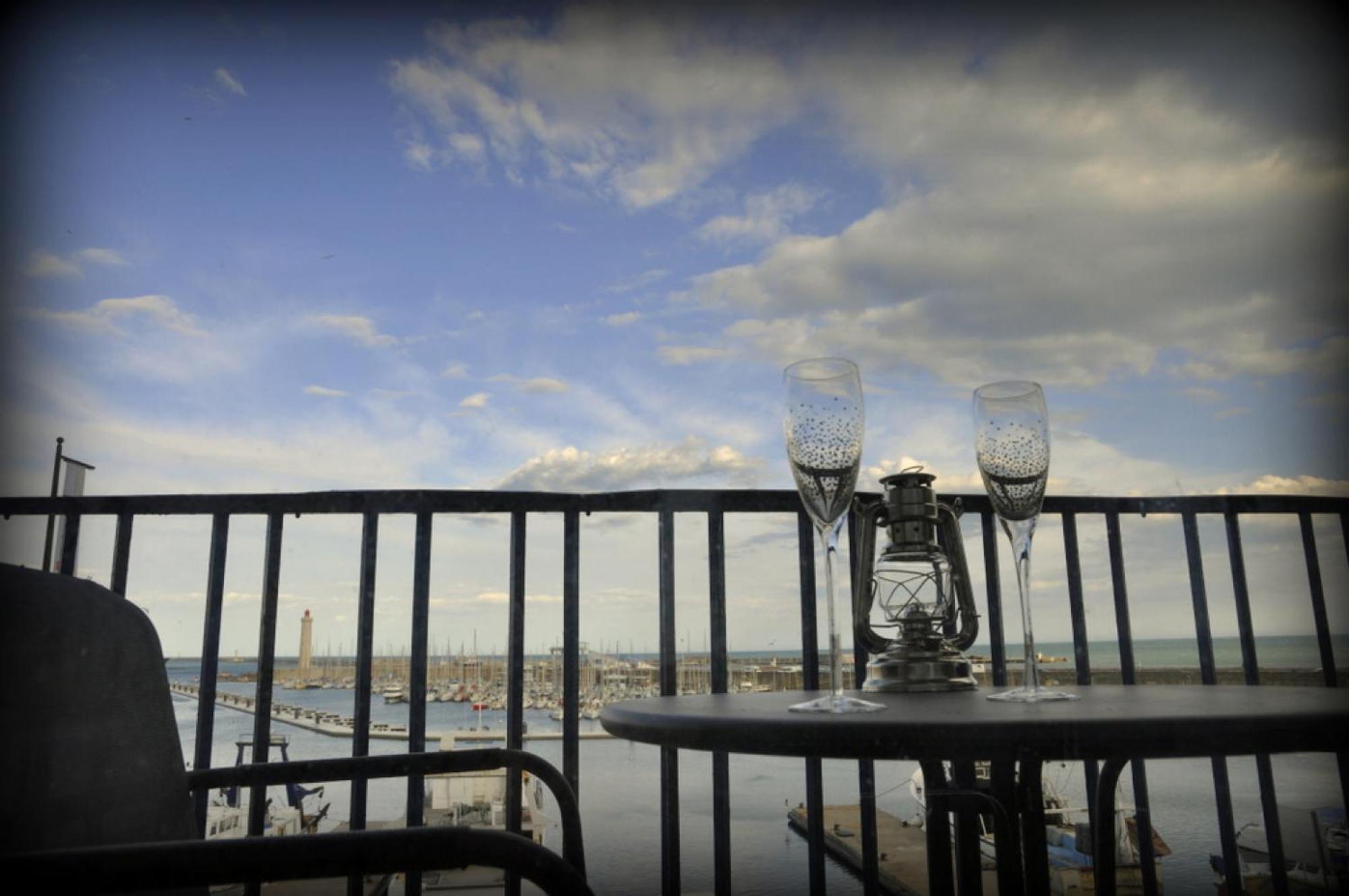 "Luigi" Balcon Sur La Mer Et Le Port De Сет Екстериор снимка